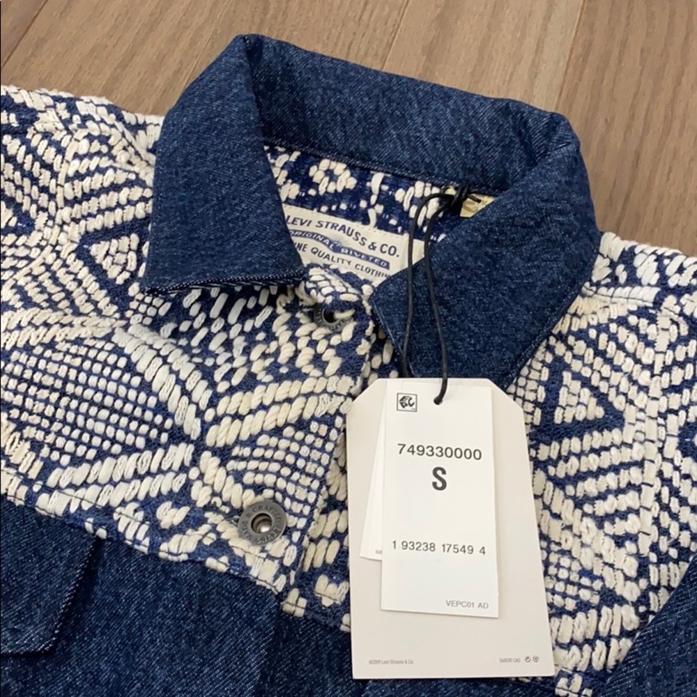 Anthropologie LEVI'S French Fringe Trucker Jacket - Picture 7 of 8